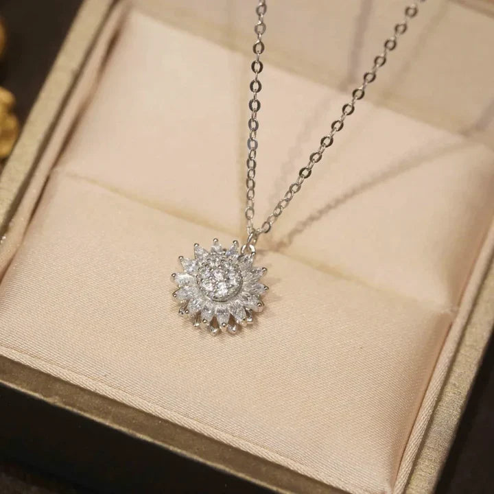Fortuna Stellaris Necklace Silver