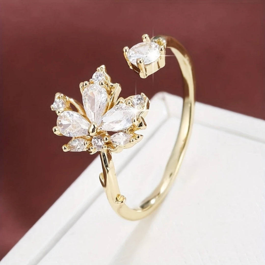 Crystalline Leaf Gold Ring for Women - Timeless Elegance and Unique Design 0