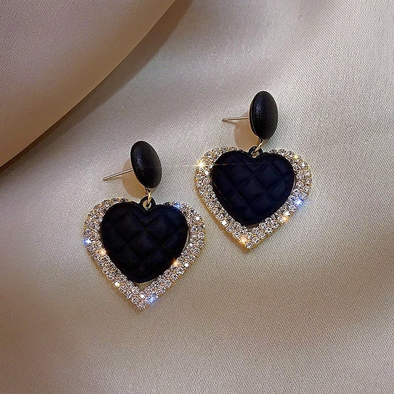 Dark Heart Gold Earrings - Effortless Elegance for Every Occasion 0