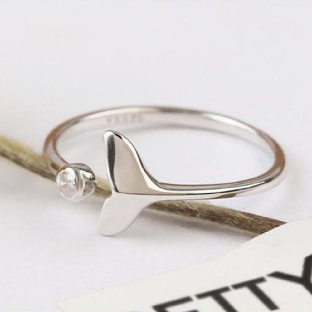 Dolphin Tail Ring in 925 Sterling Silver with Adjustable Zirconia 1