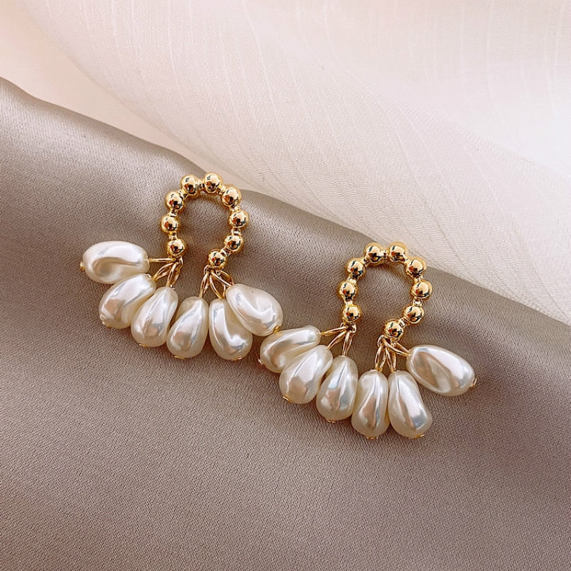 Elegant Baroque Pearl Earrings for Women - Timeless Sophistication 1