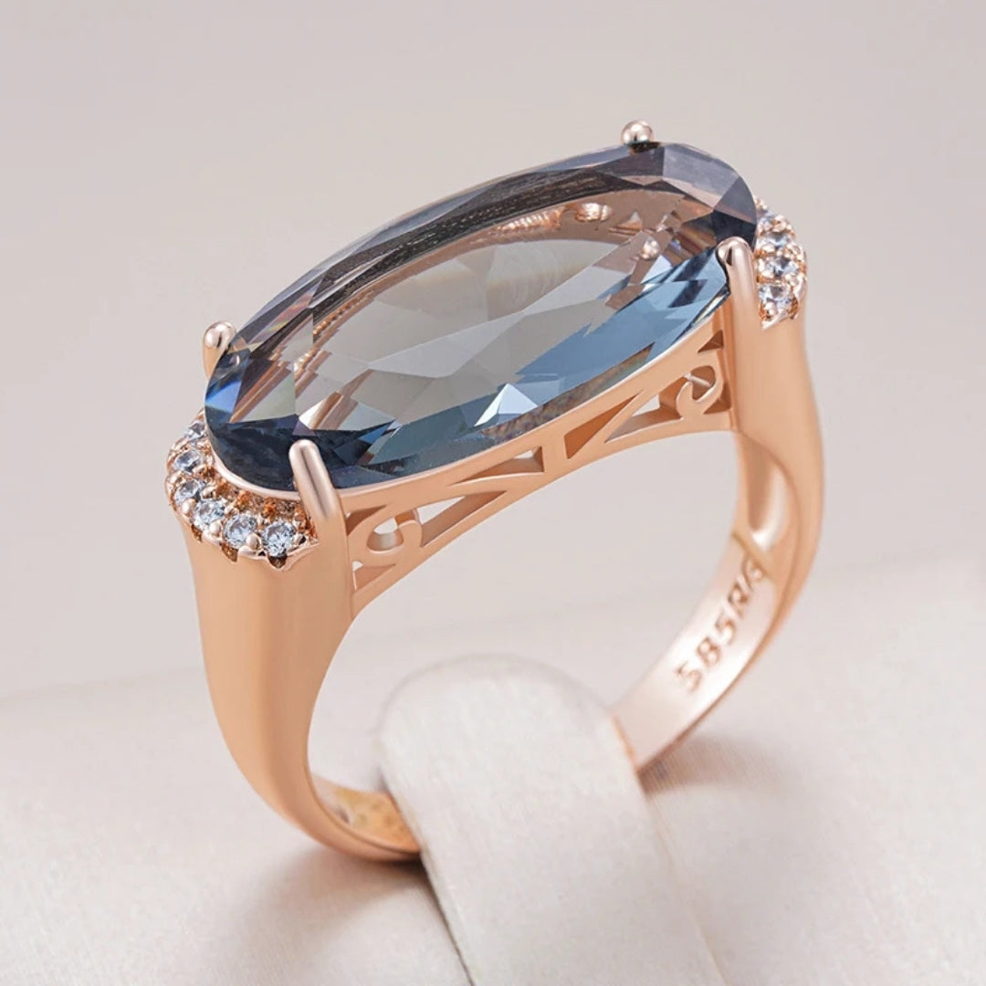 Elegant Blue Oval Crystal Gold Ring 0