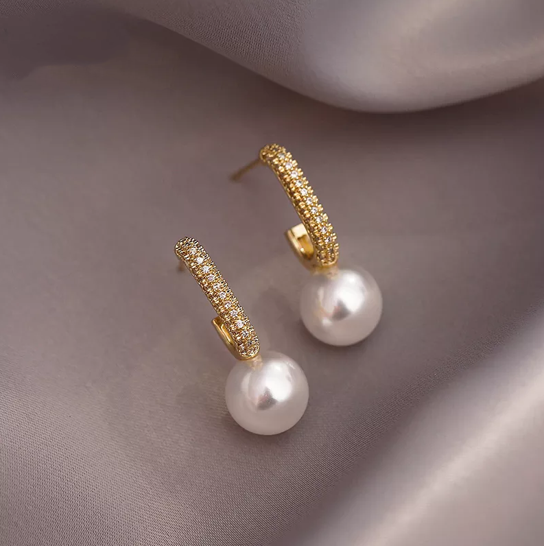 Elegant Bright Golden Pearl Earrings 0
