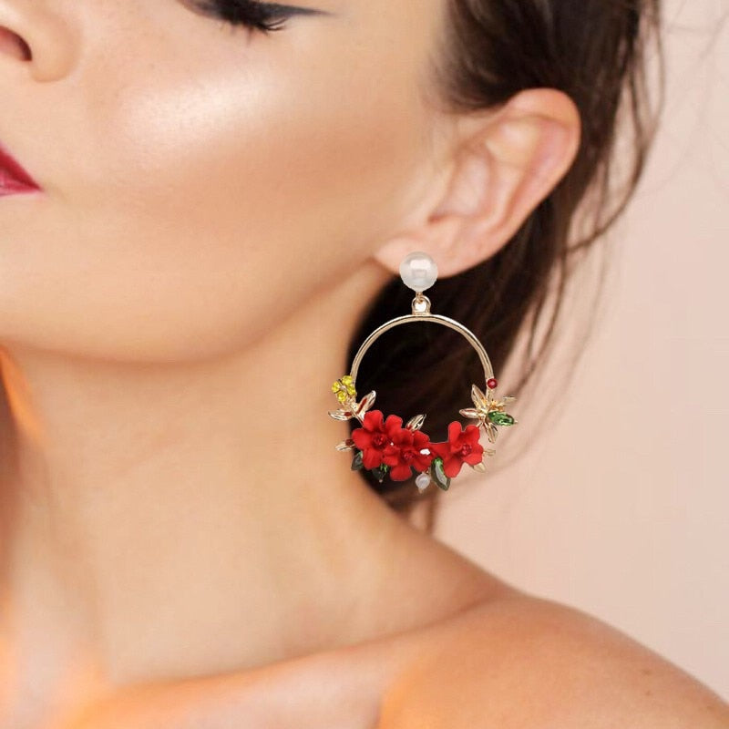 Elegant Gold Flower Pearl Earrings for Women - Lightweight & Versatile Design 2