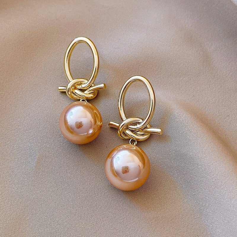 Elegant Gold Pearl Loop Earrings for Everyday Sophistication 1