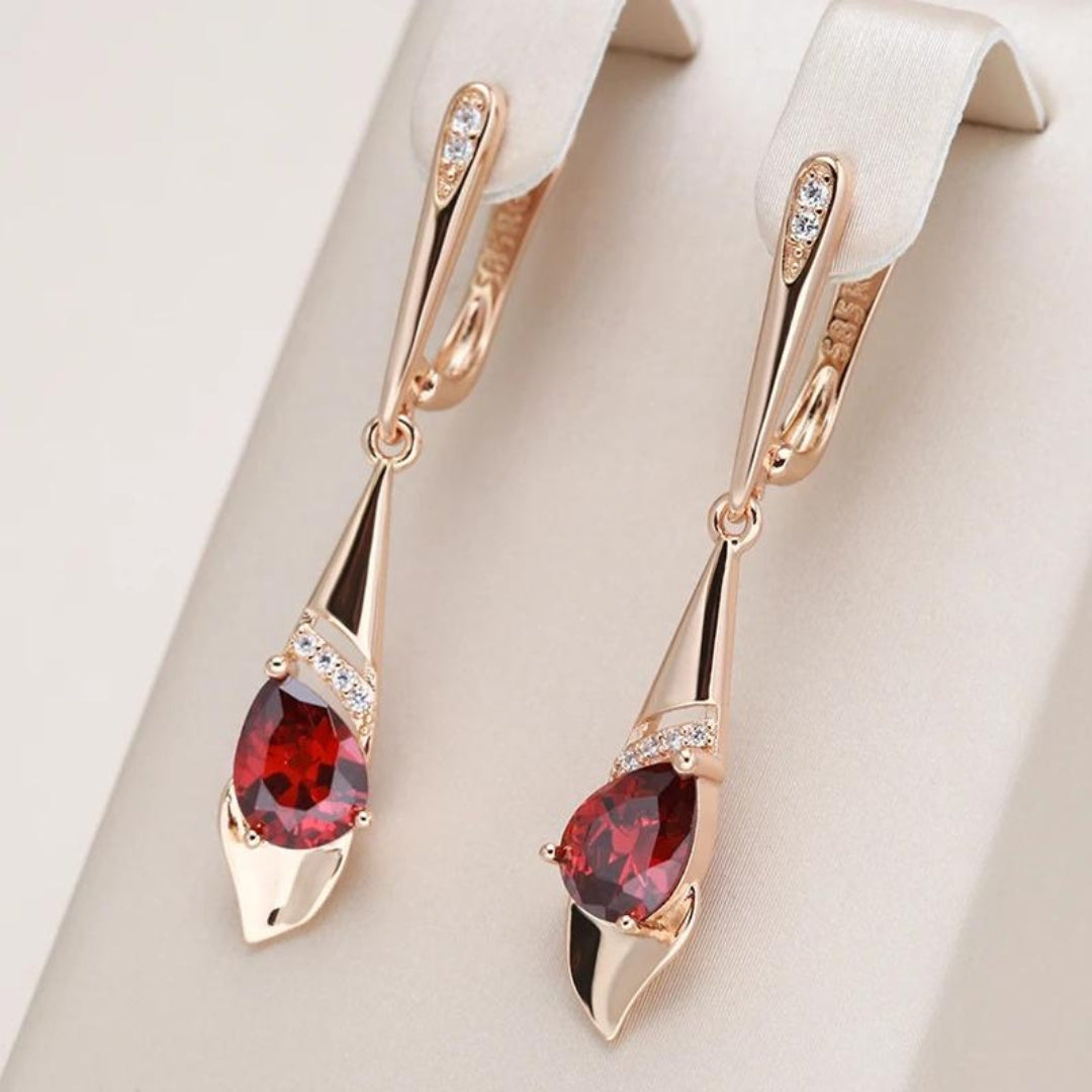 Elegant Gold Pendant Necklace with Red Crystal 0