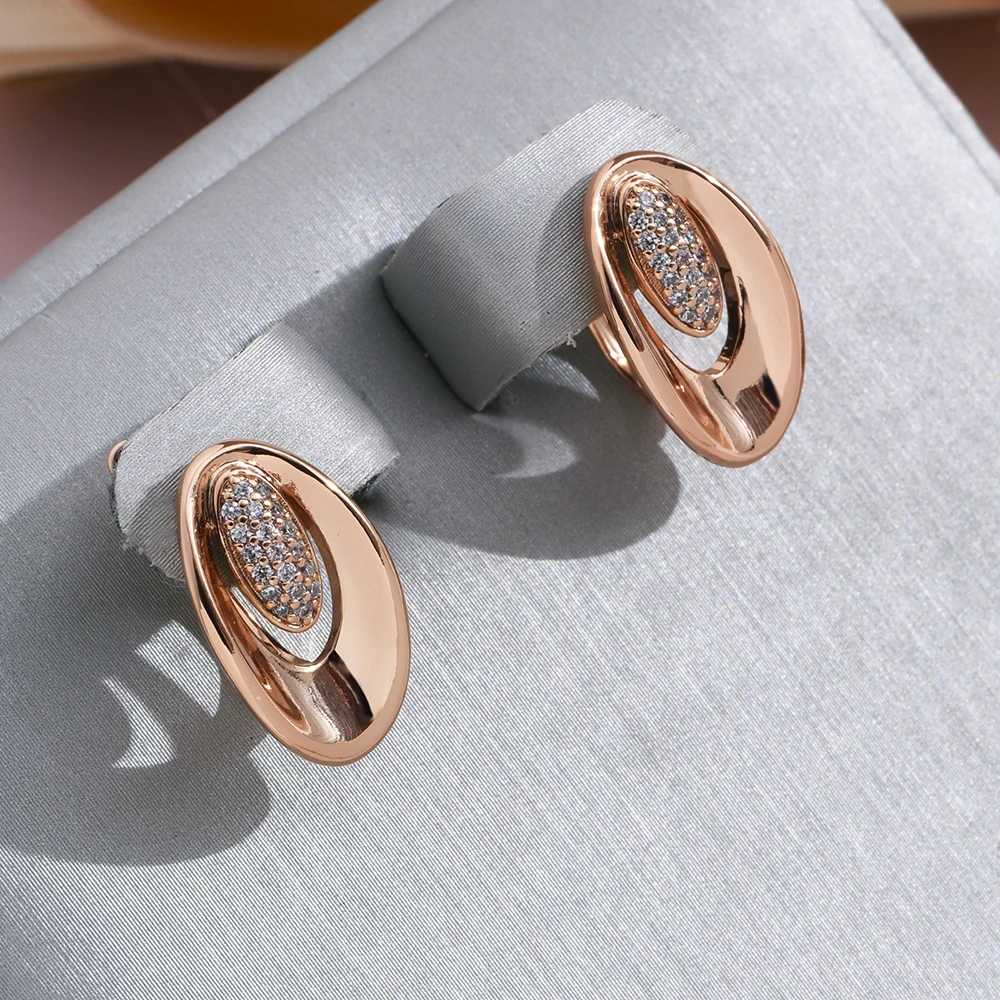 Elegant Hollow Golden Earrings for Effortless Sophistication 0