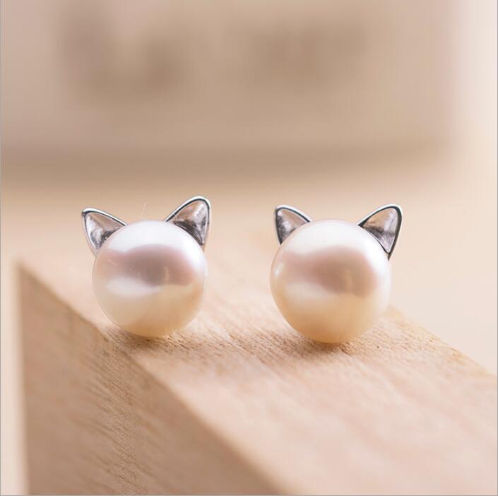 Elegant Kittens Earrings with Cultured Pearls and Silver 1