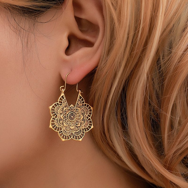 Elegant Lotus Mandala Earrings for Women - Lightweight Everyday Jewelry 2