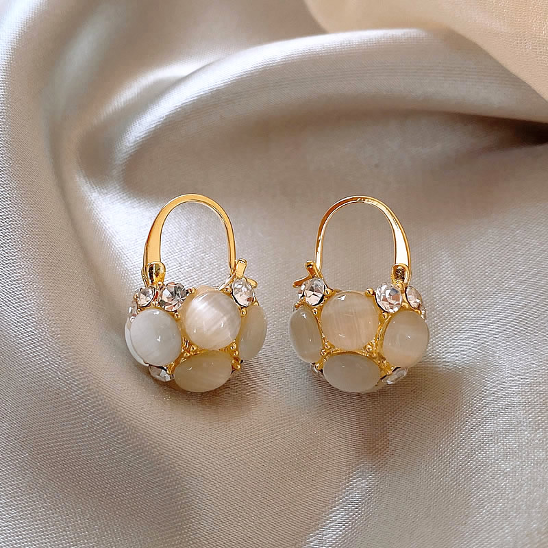 Elegant Pearl Earrings with Gold Crystals 0