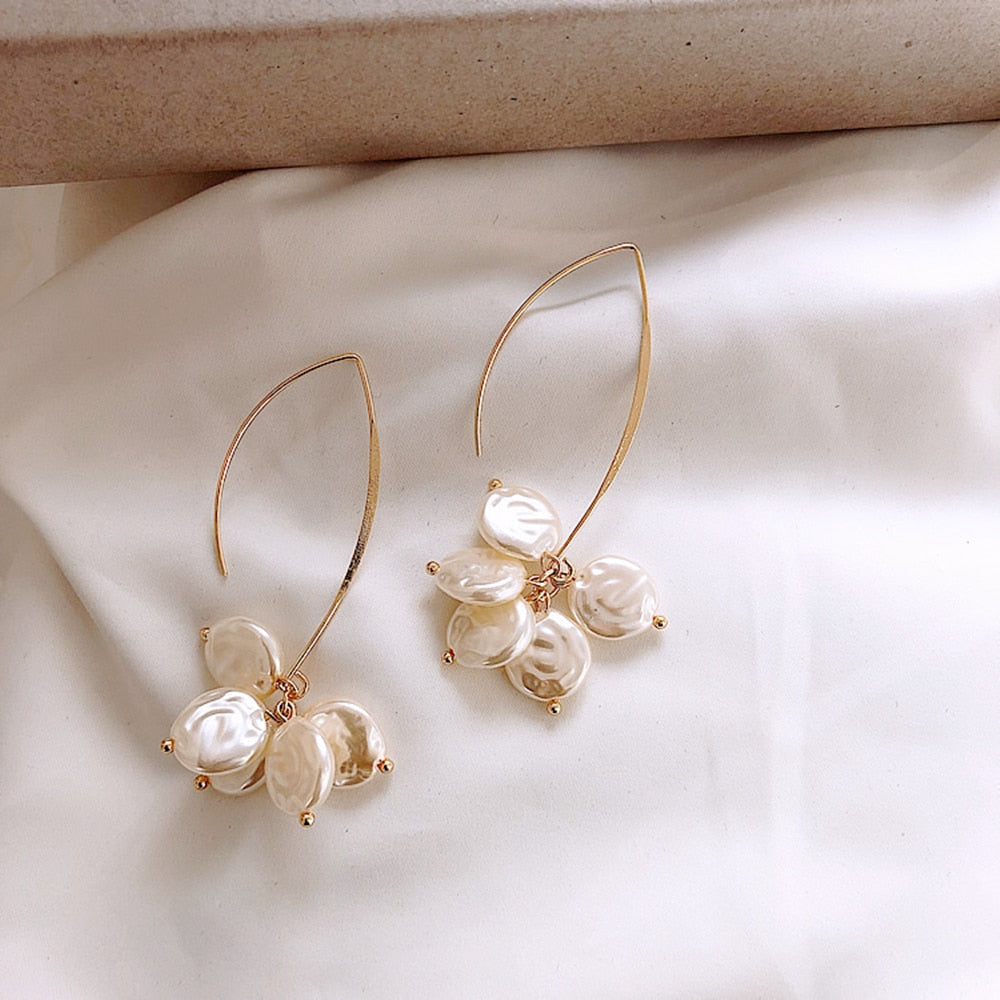 Elegant Pearl and Crystal Earrings for Effortless Sophistication 0