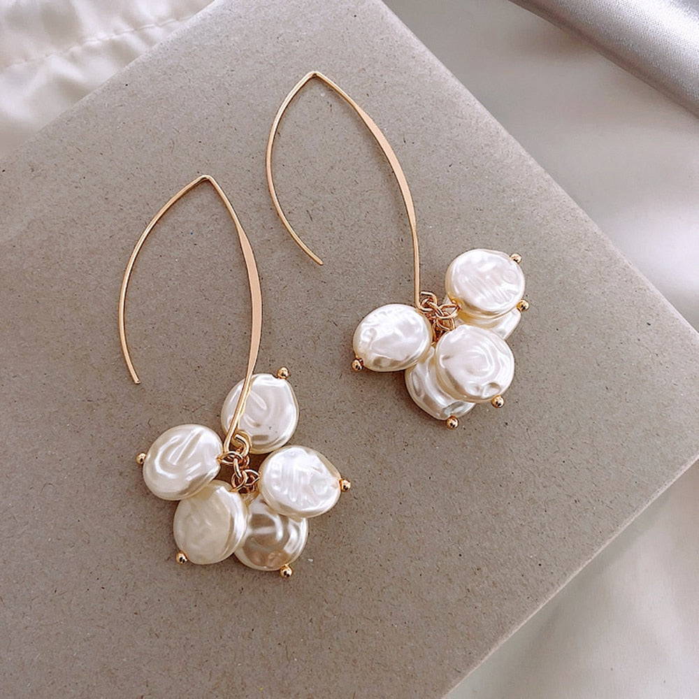 Elegant Pearl and Crystal Earrings for Effortless Sophistication 1