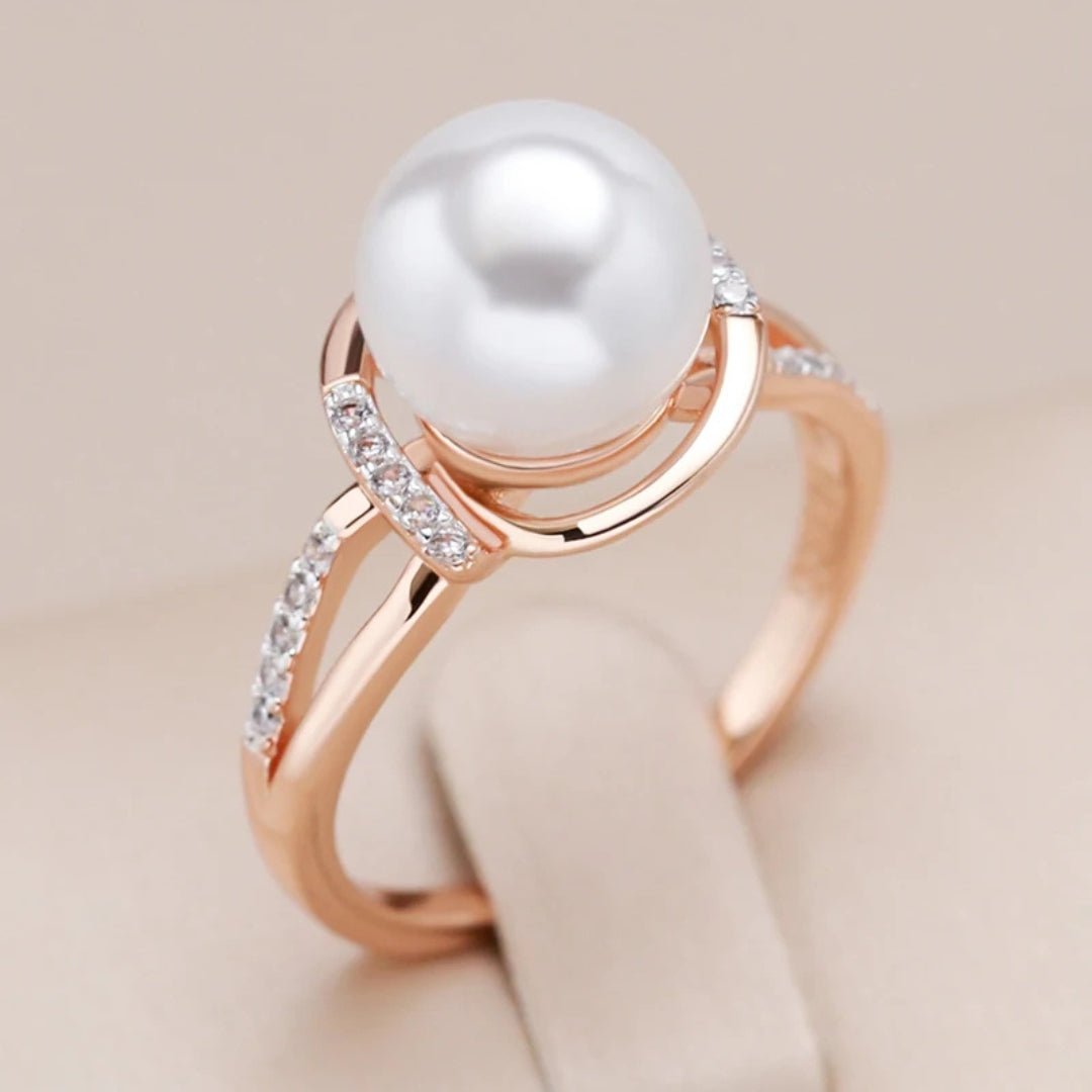 Elegant Pearly Gold Ring 0