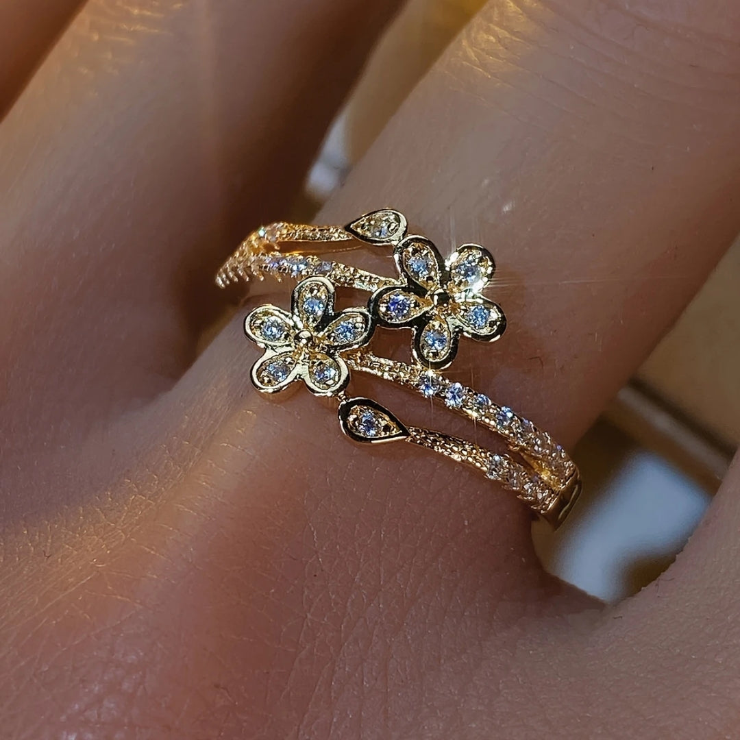 Exquisite Bright Flower Gold Ring 0