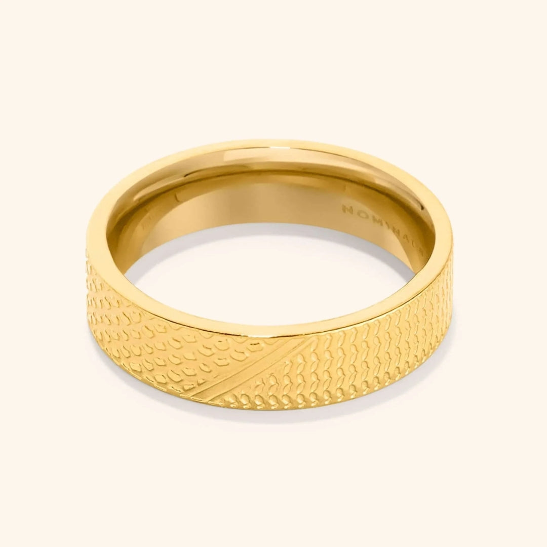 Golden Signature Ring 0