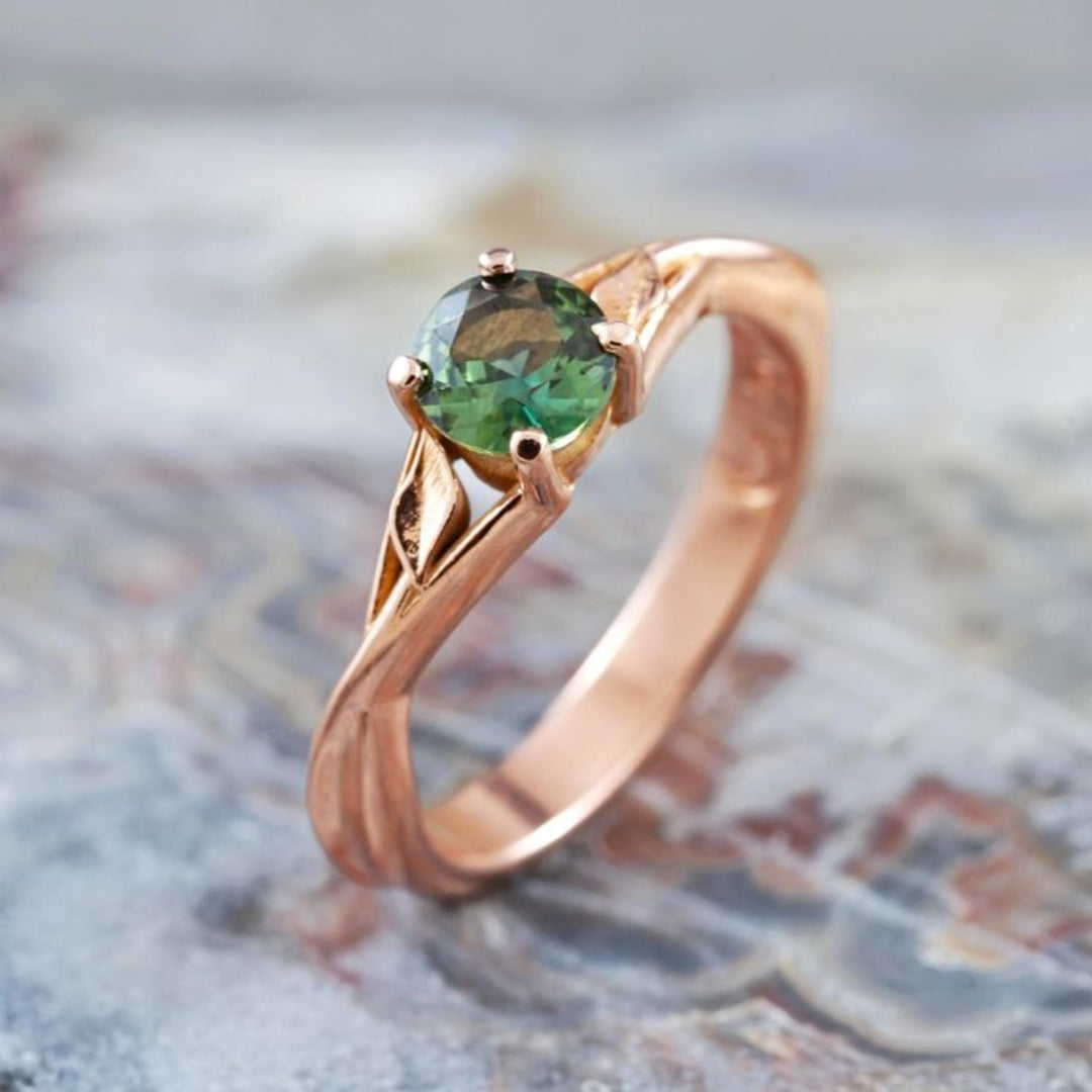 Green Crystal Rose Ring - A Timeless Symbol of Strength 0