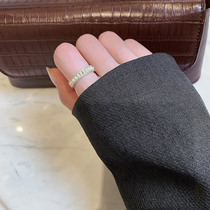 Luxury Gold and Pearl Ring - Timeless Elegance 3