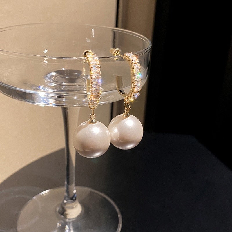 Luxury Pearl and Zirconia Earrings for Effortless Elegance 2