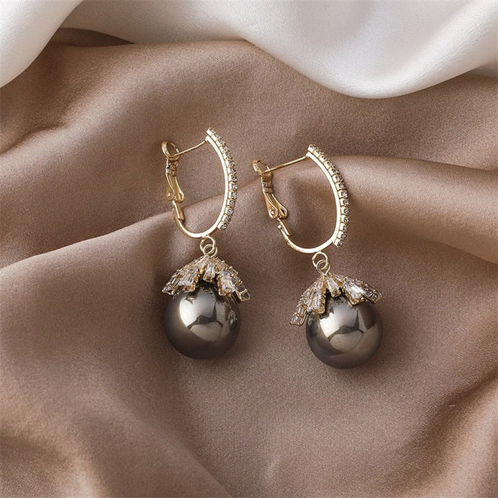 Malia Pearl Earrings - Effortless Elegance for Every Occasion 4