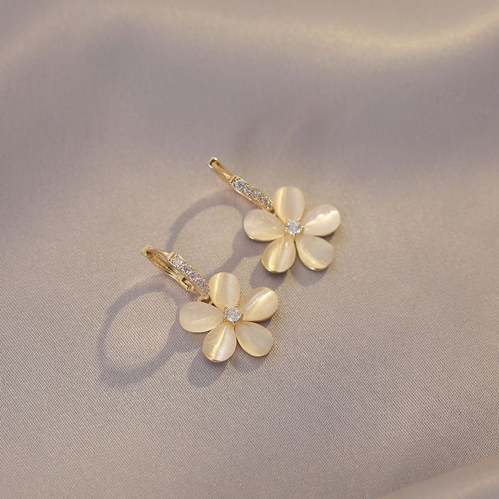 Ignatia Bellastra Earrings Gold
