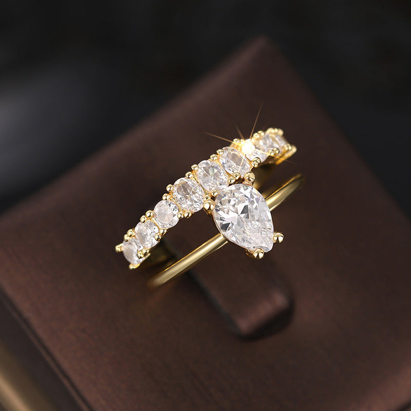 Vivienne Hartley Ring Gold