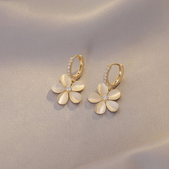 Ignatia Bellastra Earrings Gold
