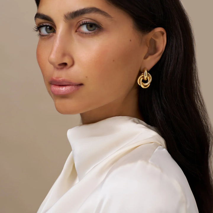 Statement Interlocking Earrings Gold