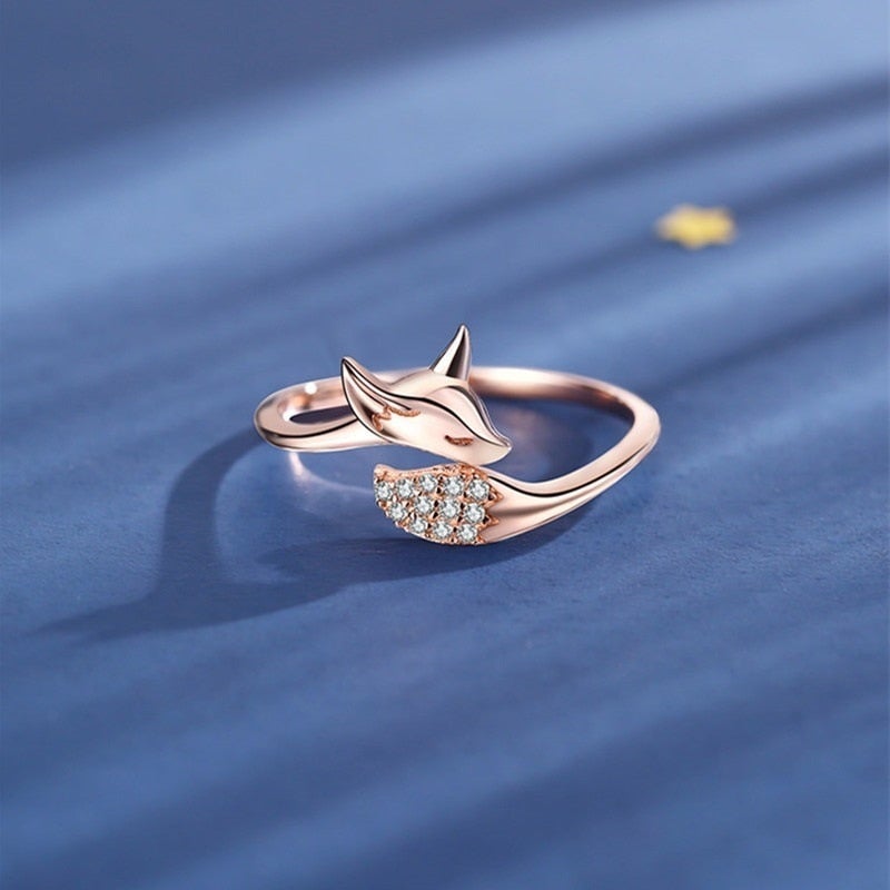 Rose Silver Fox Ring - Elegant Symbol of Strength and Resilience 0