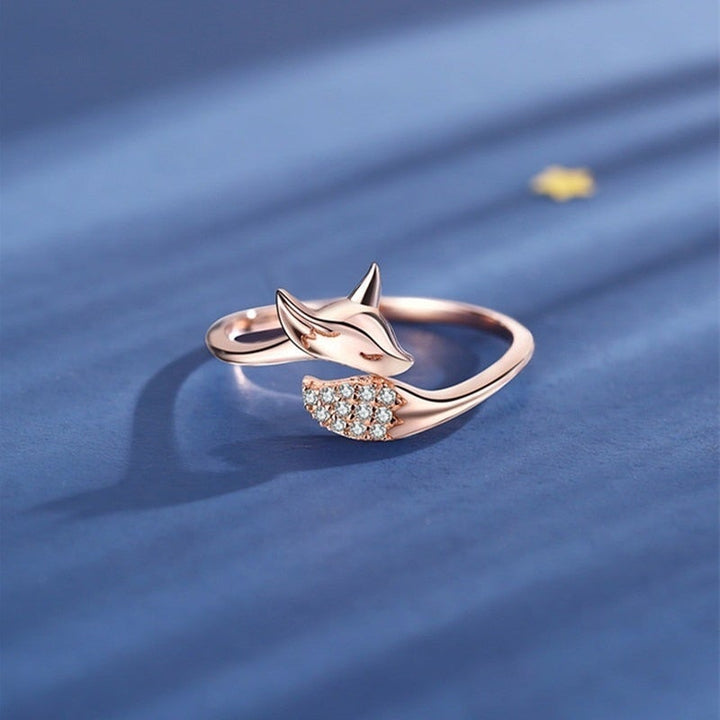 Rose Silver Fox Ring - Elegant Symbol of Strength and Resilience 0