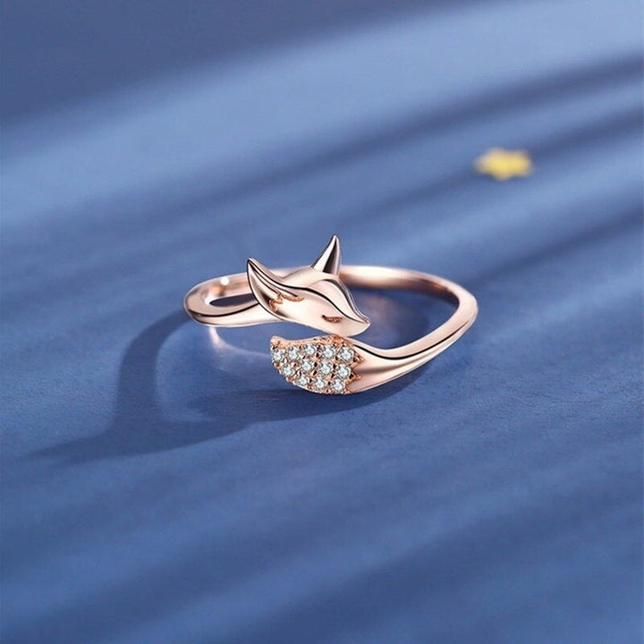 Rose Silver Fox Ring - Elegant Symbol of Strength and Resilience 2