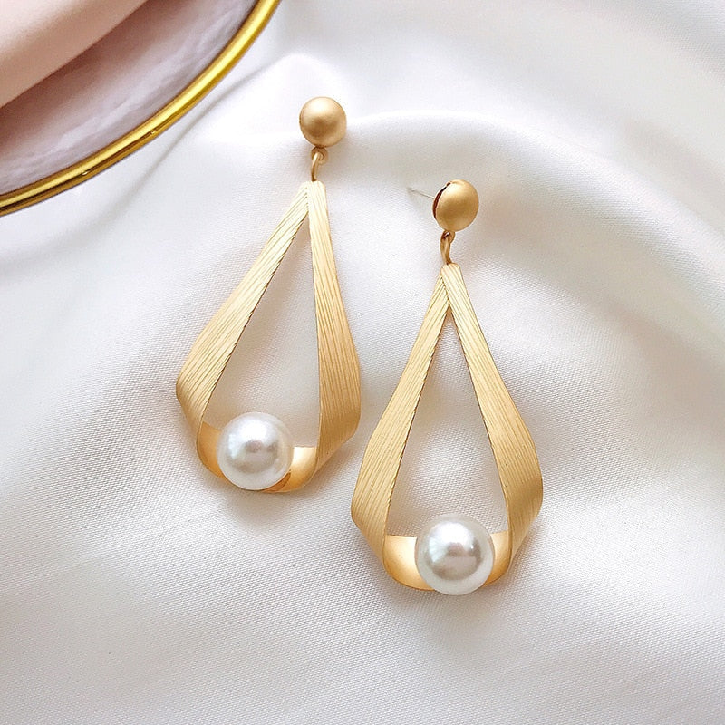 Round Crystal & Pearl Earrings for Women - Elegant Lightweight Design 0