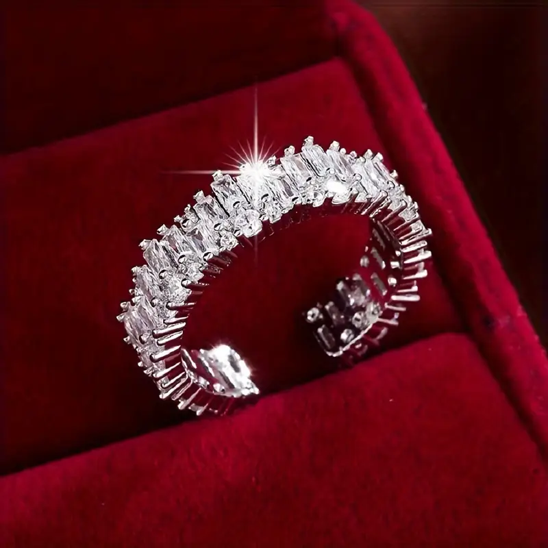 Sparkling Silver Ring - A Timeless Symbol of Strength 0