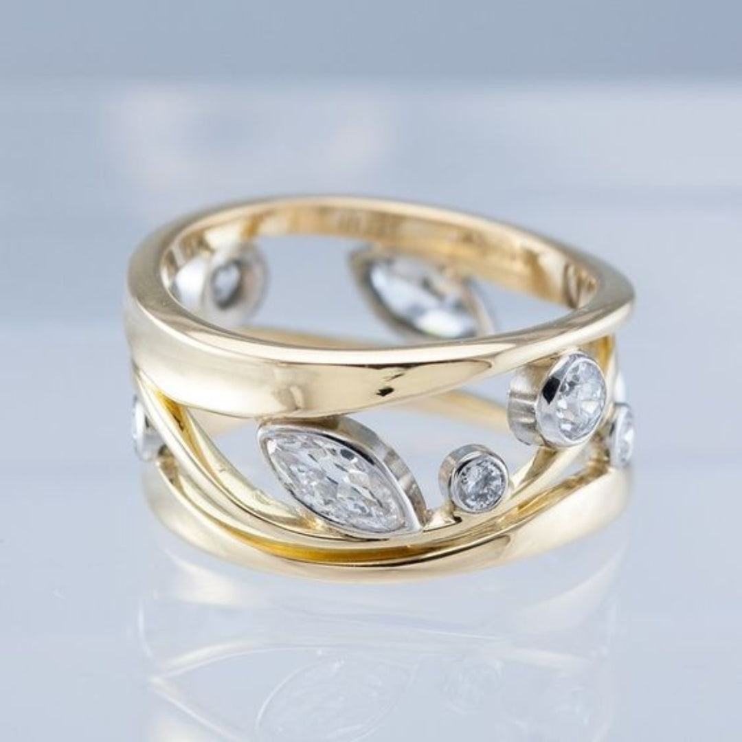 Vintage Gold & Zirconia Ring - Timeless Elegance 0
