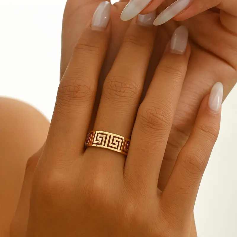 Vintage Golden Hollow Spiral Ring 0