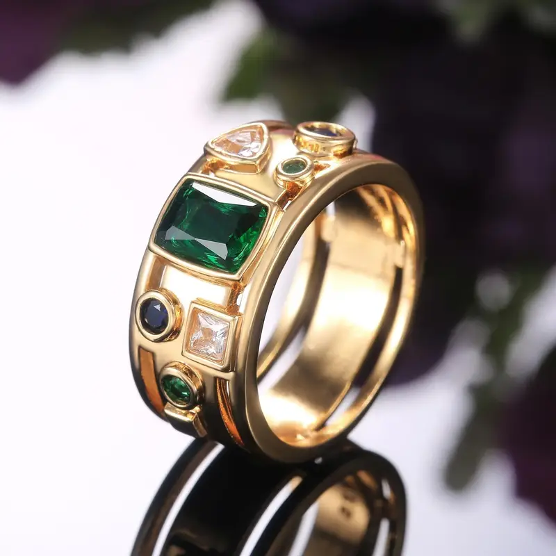 Vintage Green & White Glass Gold Ring 0