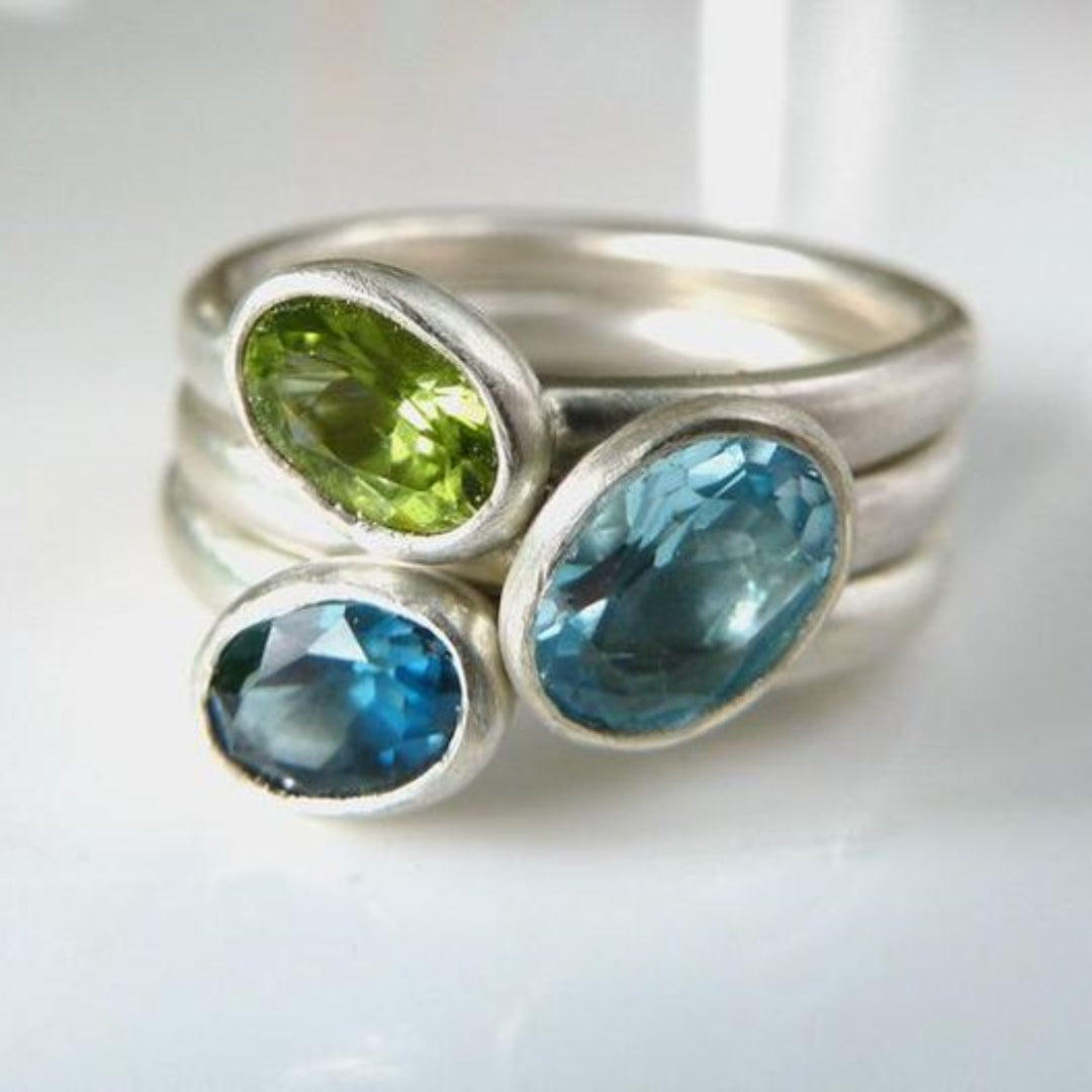 Vintage Inlaid Oval Zirconia Silver Ring 0