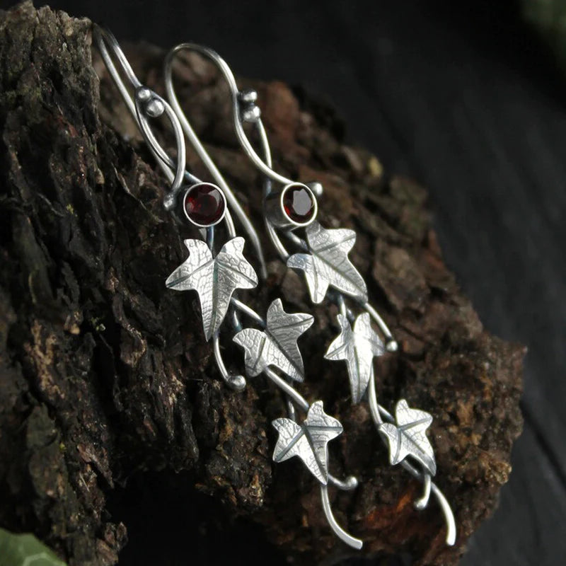 Vintage Leaf Elf Earrings - Effortless Elegance for Every Occasion 2