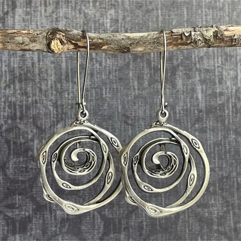 Vintage Maze Silver Earrings for Effortless Elegance 0