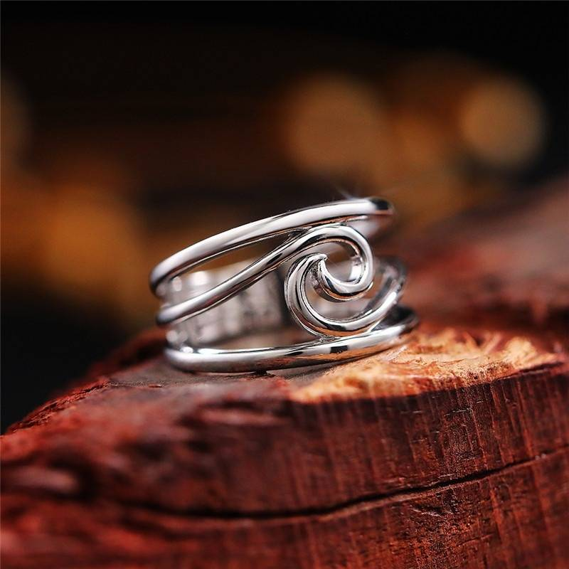 Vintage Silver Wave Ring - Timeless Elegance for Every Occasion 0
