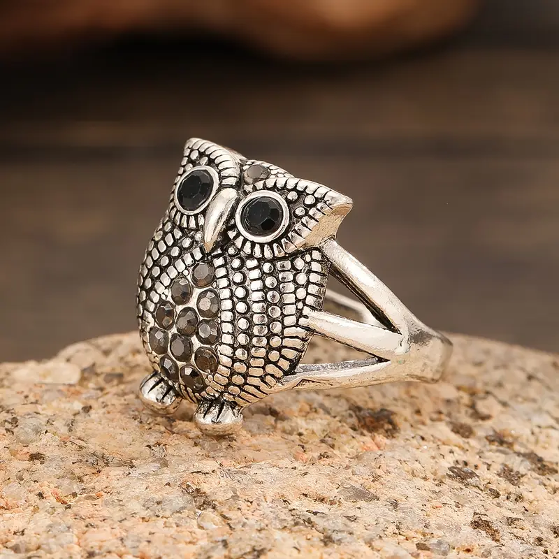 Vintage Silvered Owl Ring - Timeless Elegance 0