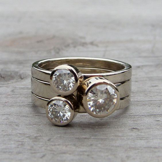 Vintage Triple Zirconia Layered Ring 0