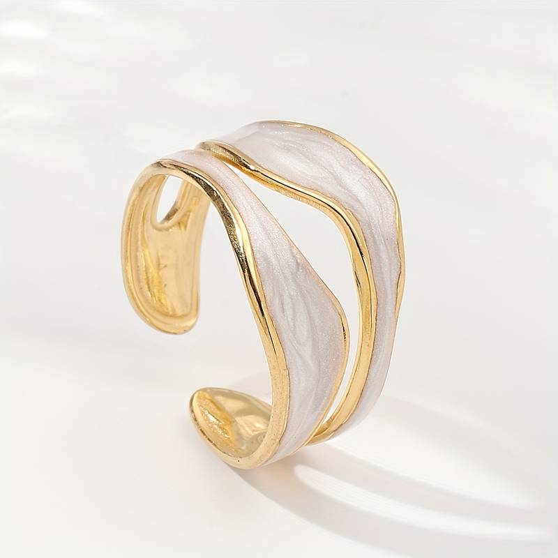 Vintage White Gold Ring - Timeless Elegance and Delicate Design 1