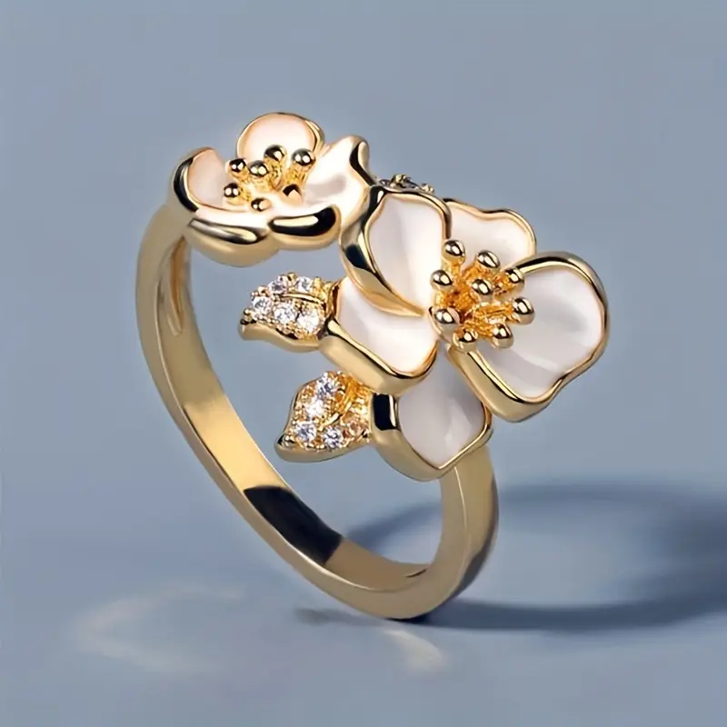 White Blossom Gold Ring 0