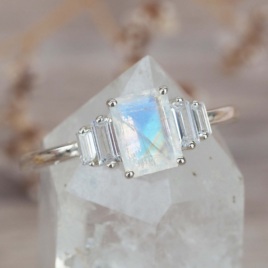 White Glass Silver Ring - Timeless Elegance for Every Occasion 0
